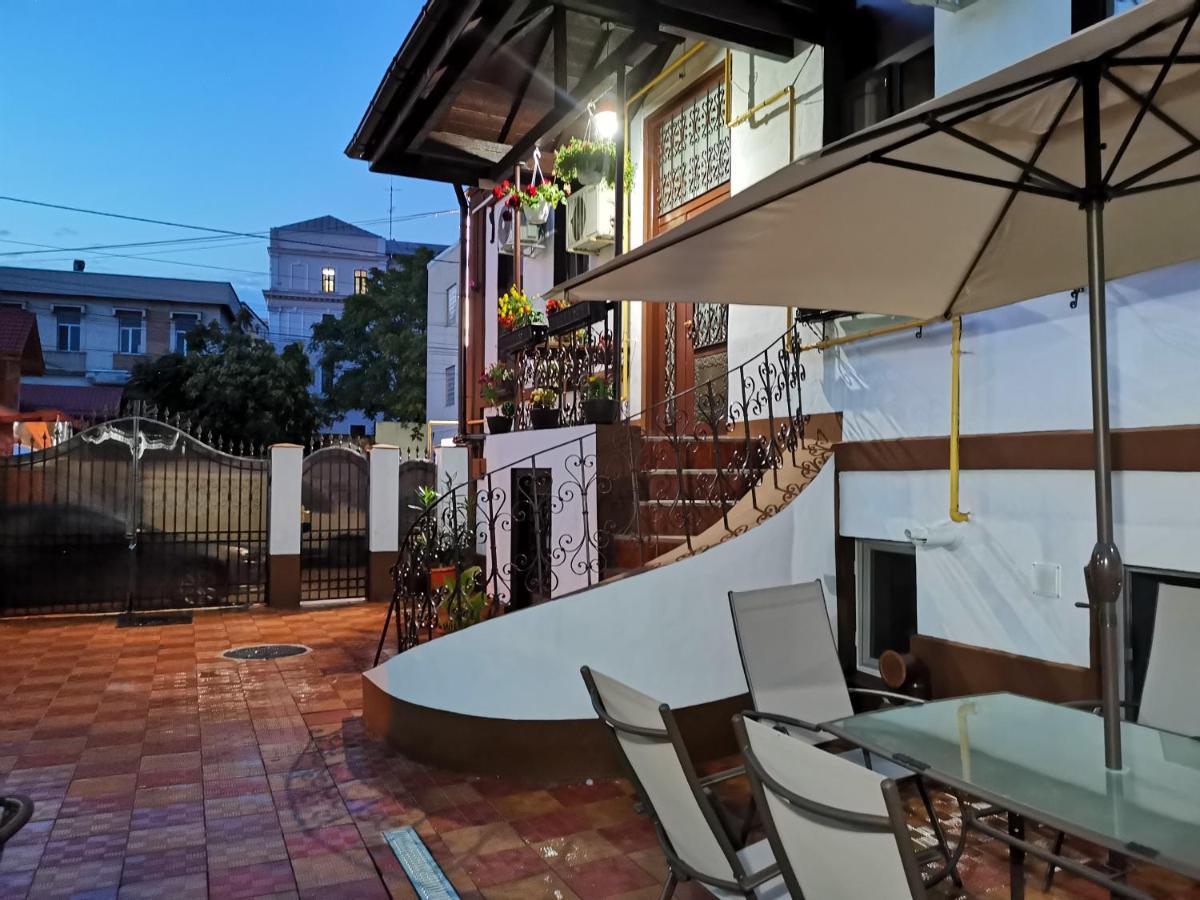 Joe Hostel Bucharest Exterior photo