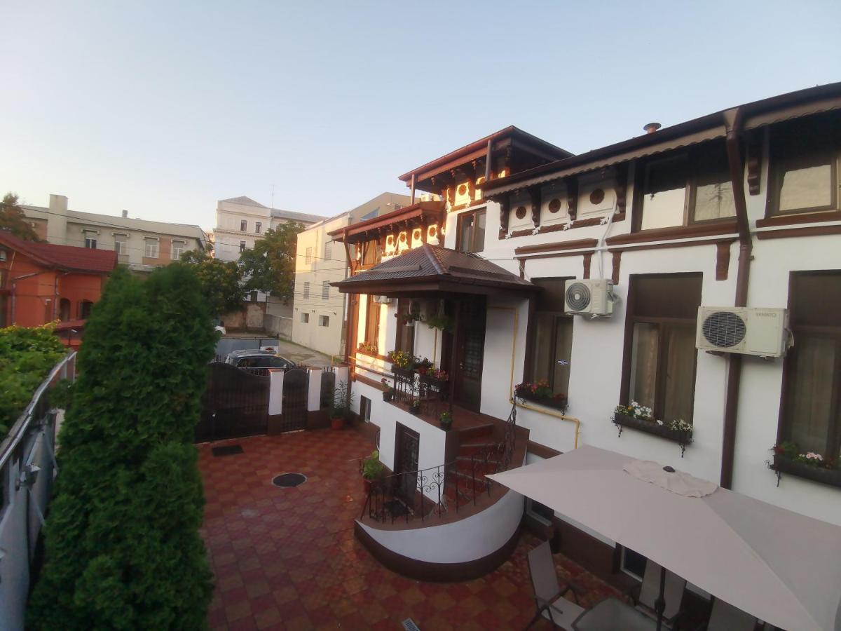 Joe Hostel Bucharest Exterior photo