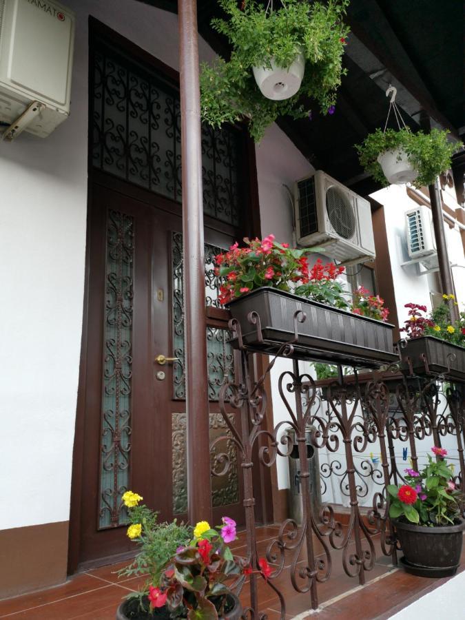 Joe Hostel Bucharest Exterior photo