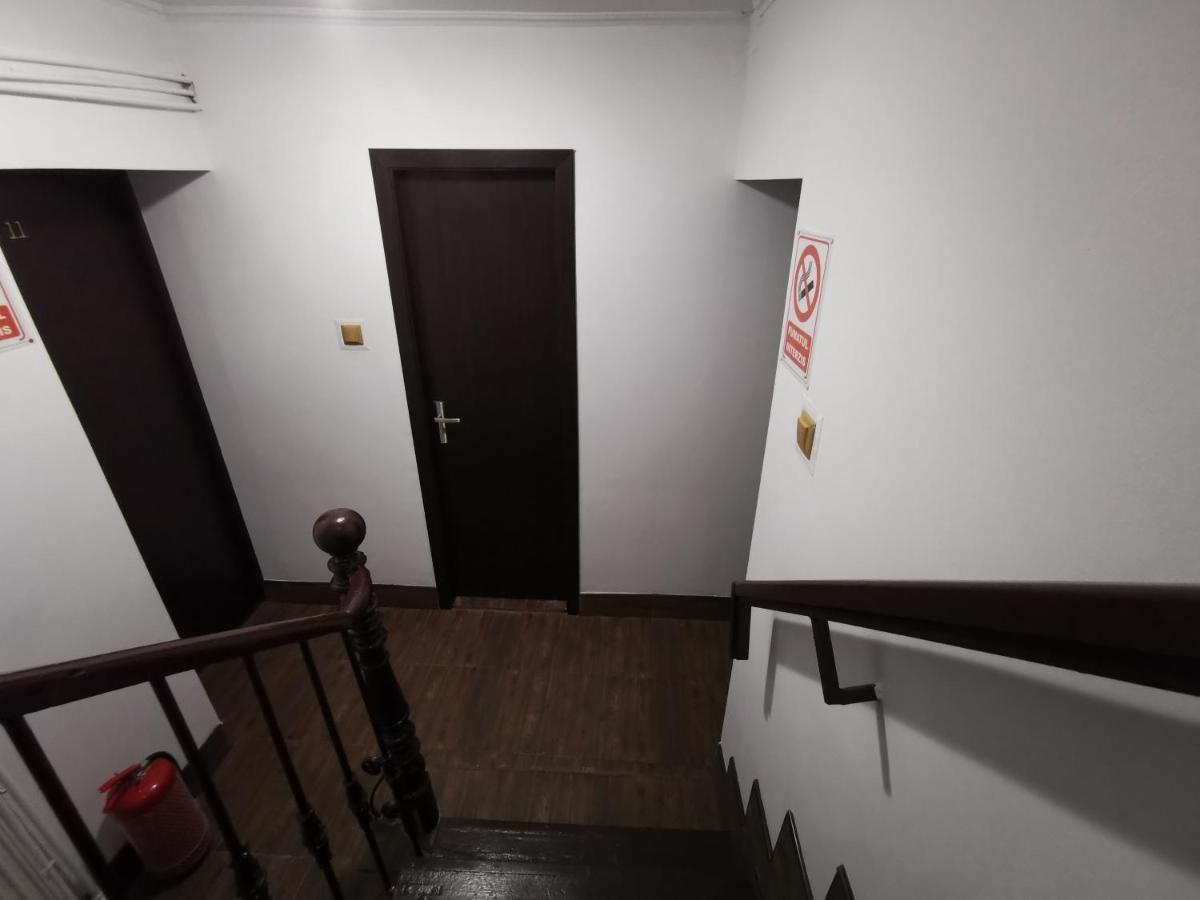 Joe Hostel Bucharest Exterior photo