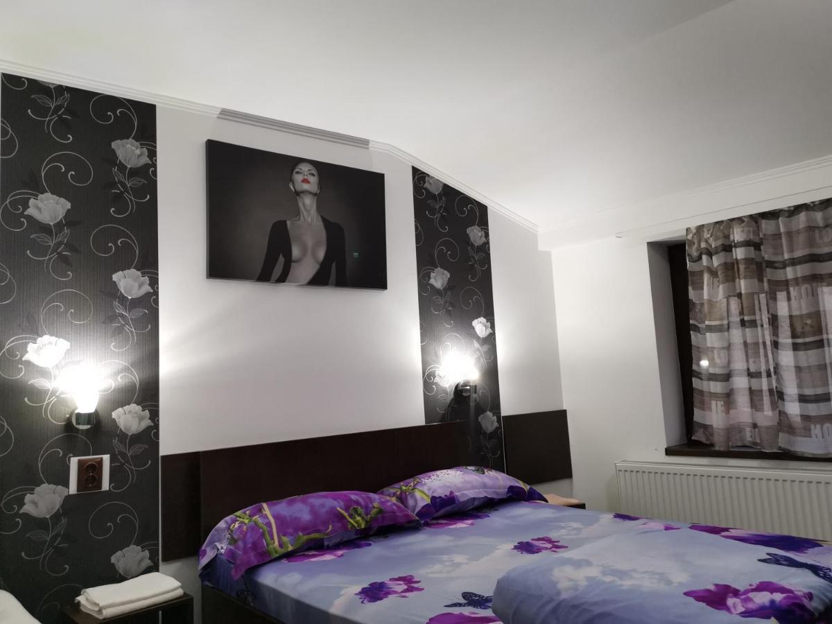 Joe Hostel Bucharest Exterior photo