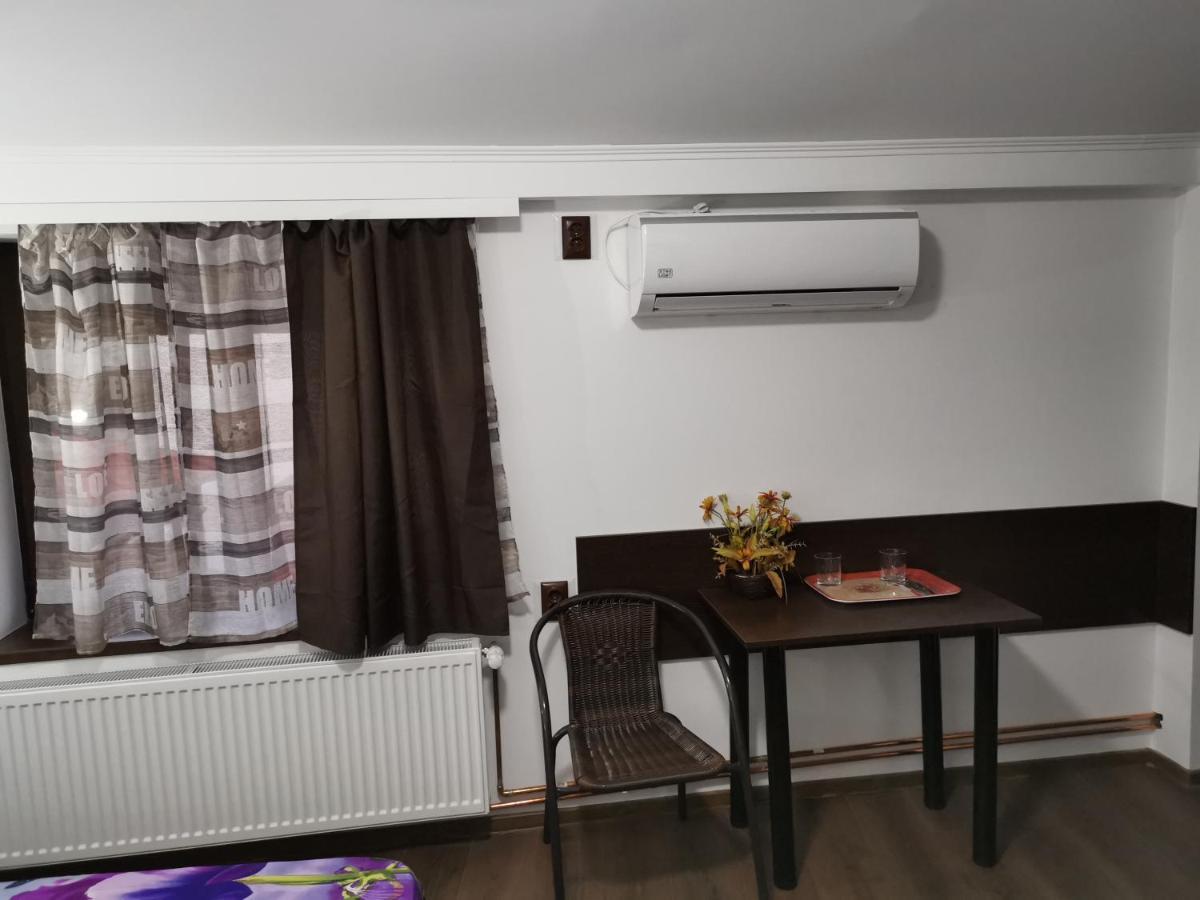 Joe Hostel Bucharest Exterior photo