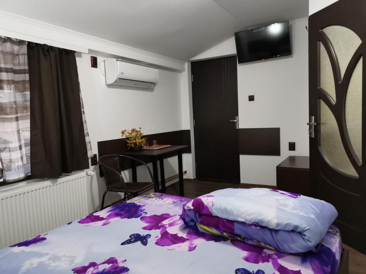 Joe Hostel Bucharest Exterior photo