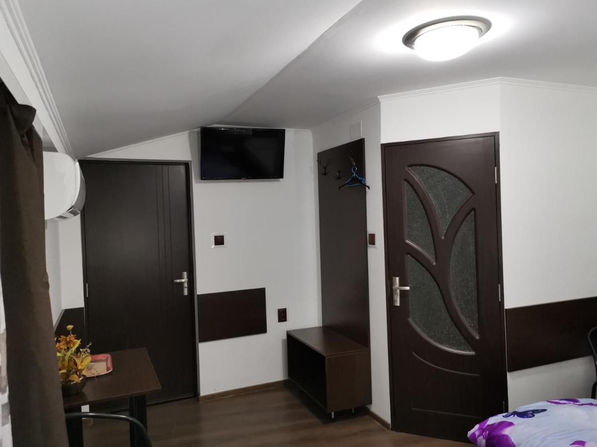 Joe Hostel Bucharest Exterior photo