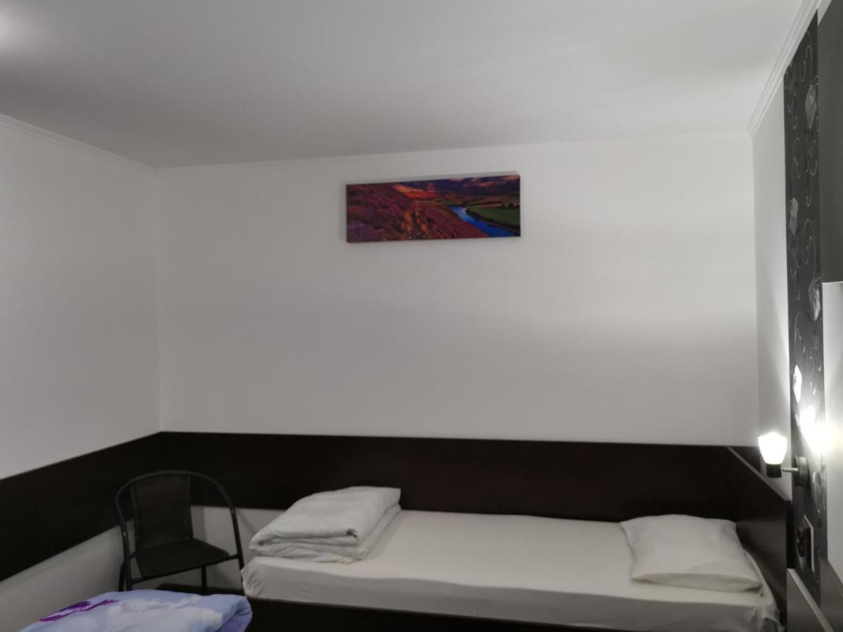 Joe Hostel Bucharest Exterior photo