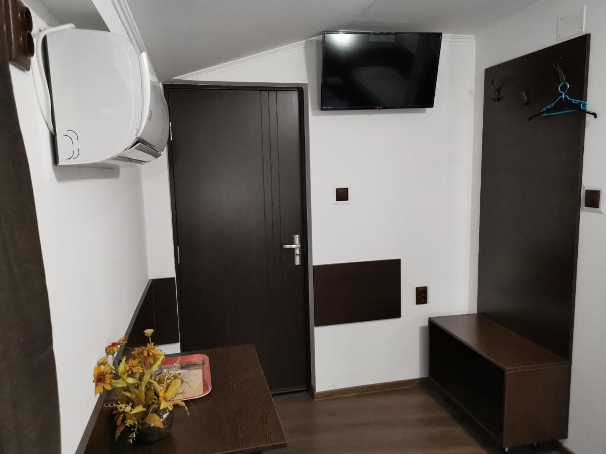 Joe Hostel Bucharest Exterior photo