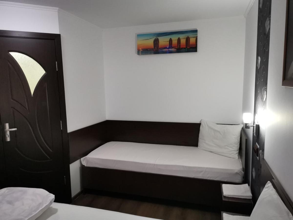 Joe Hostel Bucharest Exterior photo