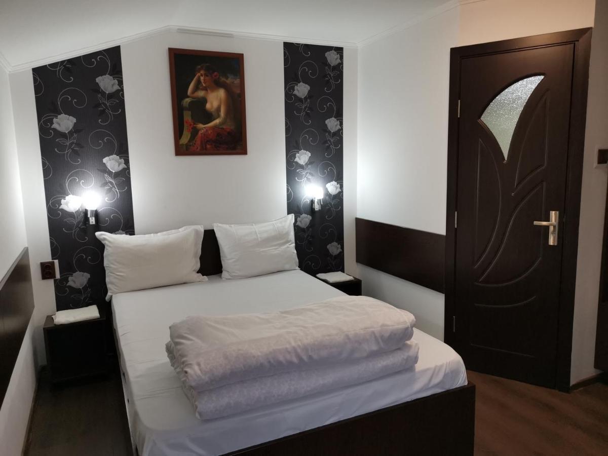 Joe Hostel Bucharest Exterior photo