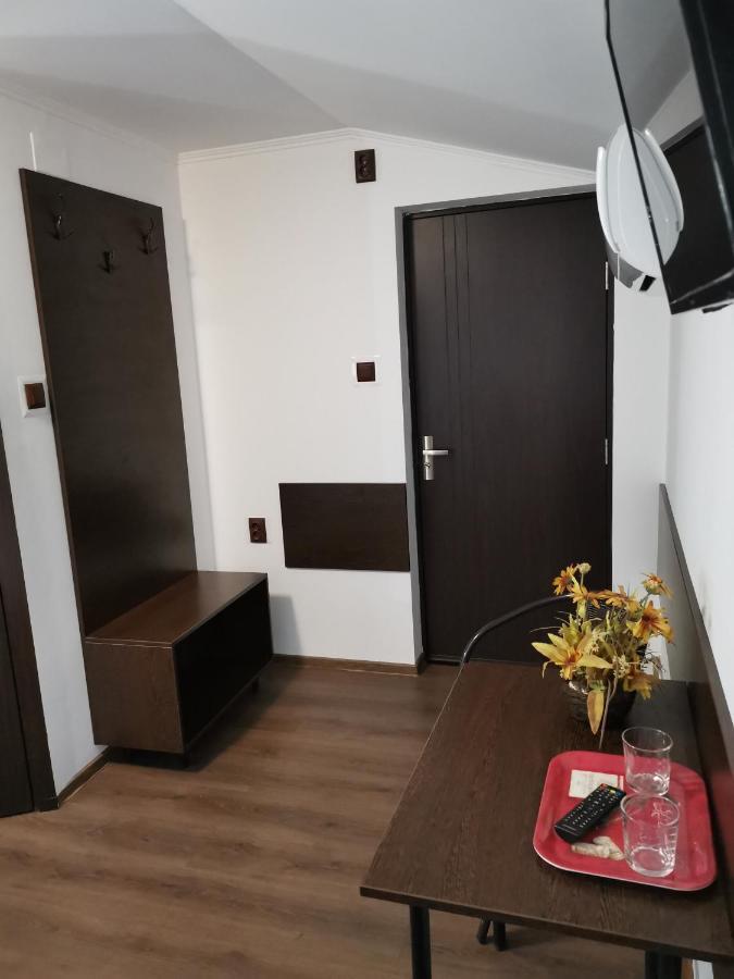 Joe Hostel Bucharest Exterior photo